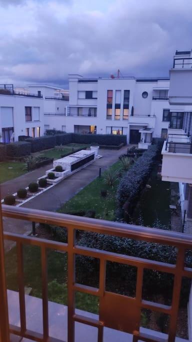 Lotus- 4 Min De Walt Disney-Arrivee Autonome-Parking Et Wifi Gratuit-Proche De Toutes Commodites 5Min De La Vallee Village Chessy  Bagian luar foto